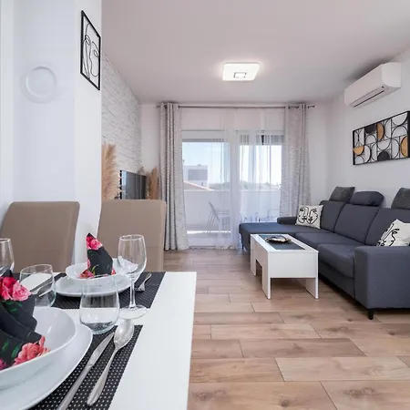 Apartment 1 Bedroom In