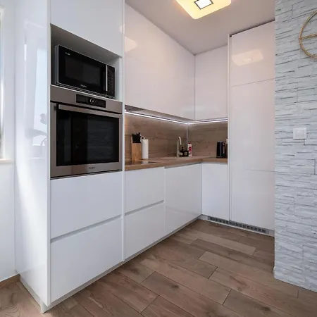 1 Bedroom In * פולה